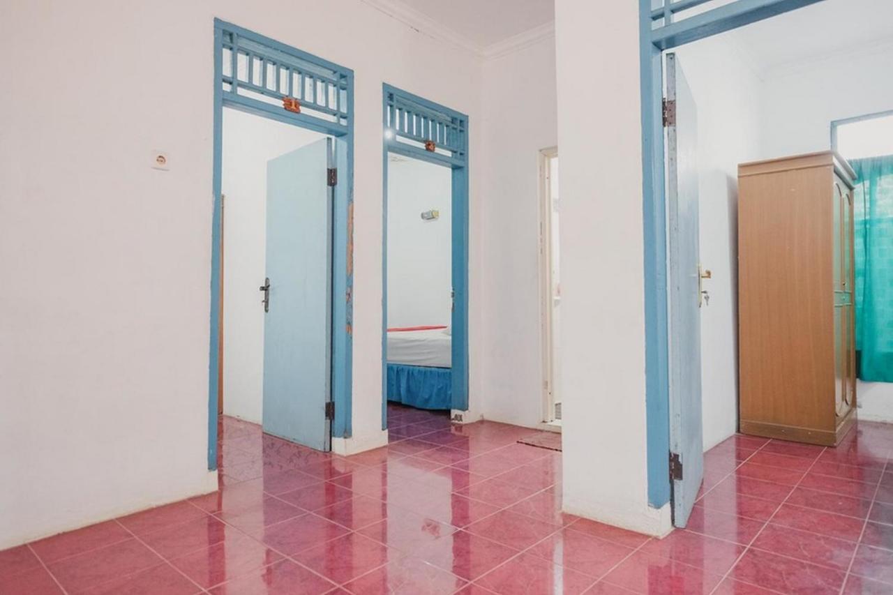 Reddoorz Near Pantai Florida Anyer Hotel Serang Exterior foto