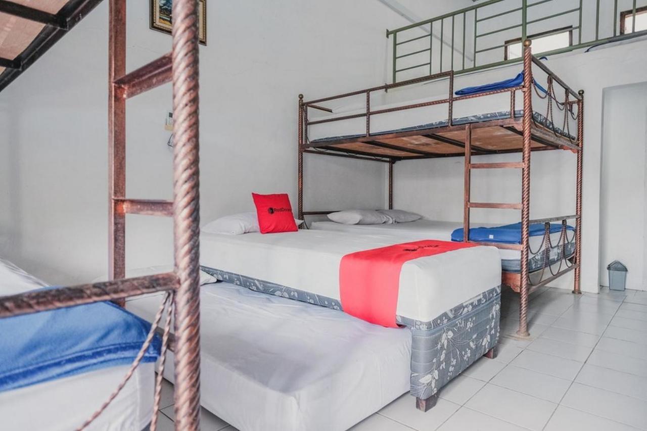 Reddoorz Near Pantai Florida Anyer Hotel Serang Exterior foto