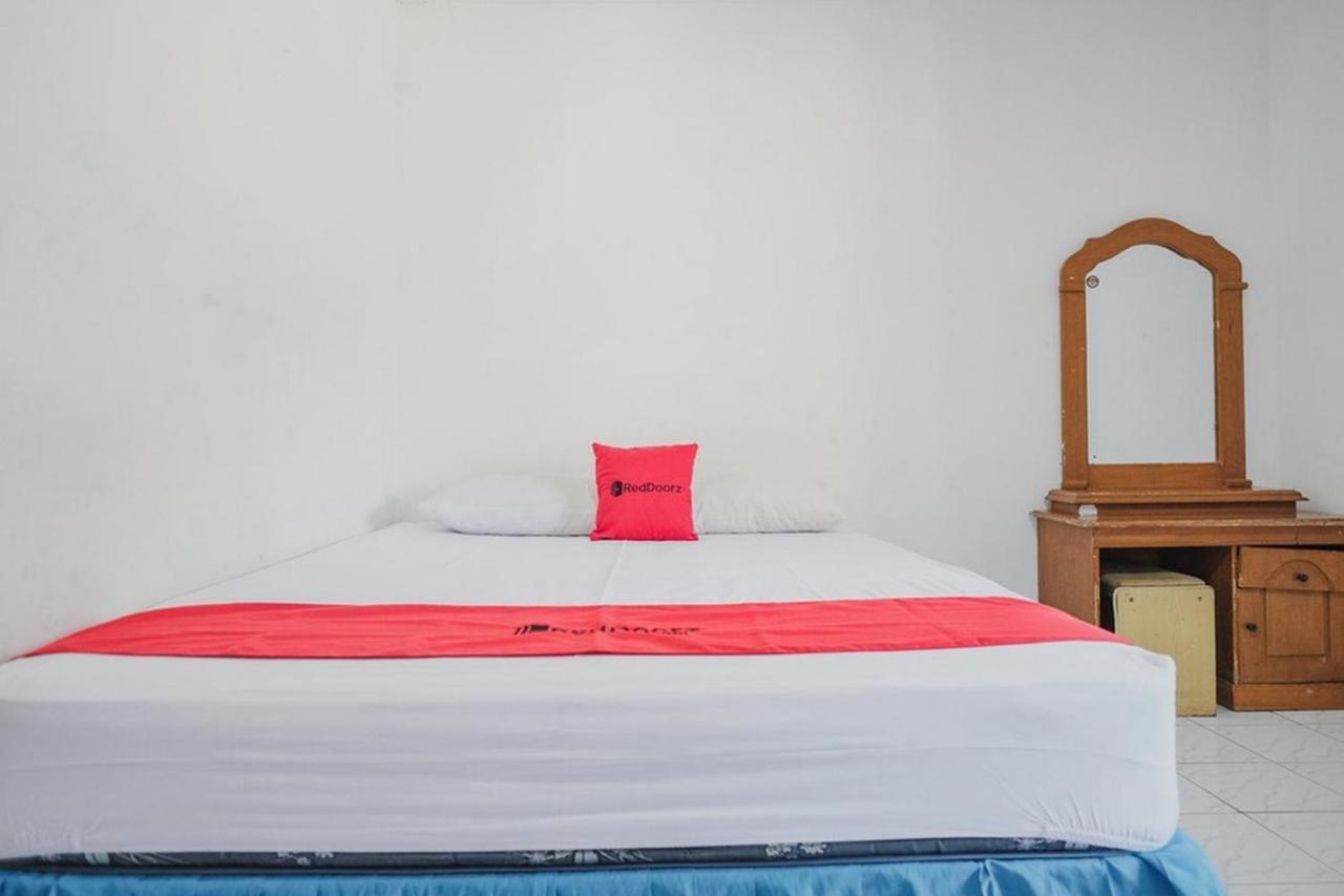 Reddoorz Near Pantai Florida Anyer Hotel Serang Exterior foto